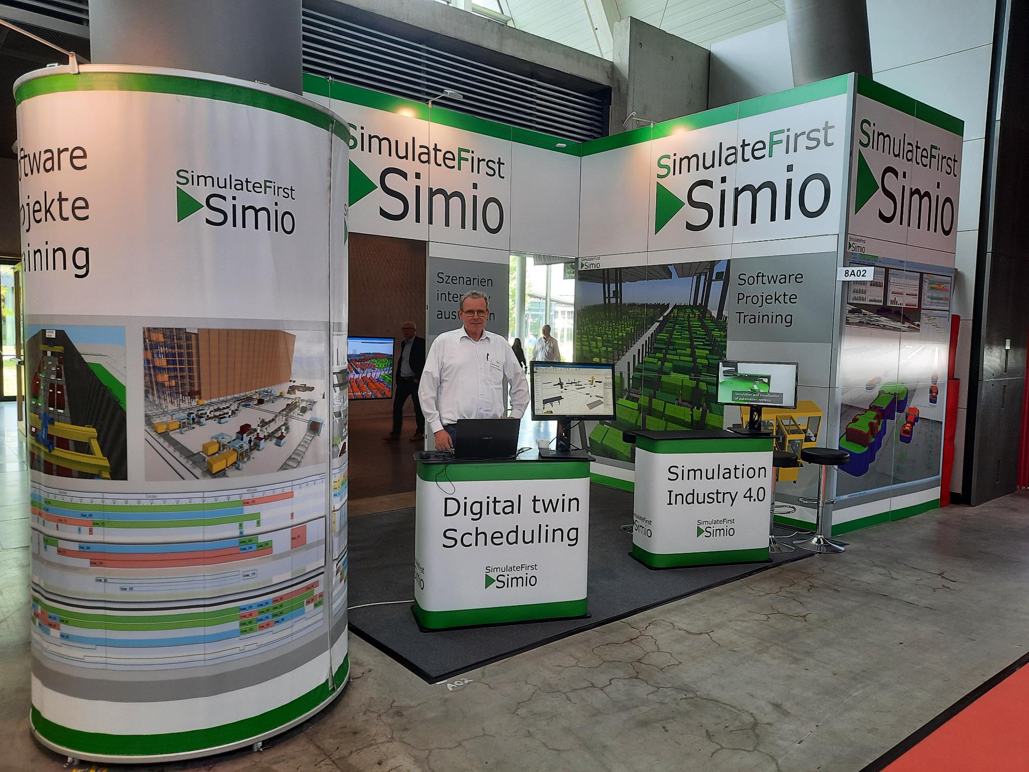Materialflusssimulation mit Simio auf der Logimat Messe 2022